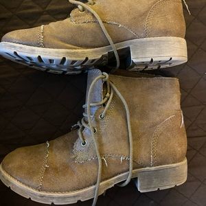 Forever 21 Old style women’s Boots Cheap 8.5